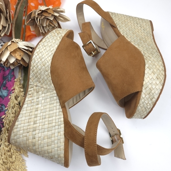 Shoes - Brown Woven Platform Sandals Sz 8